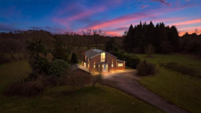 Manchester House Retreat - Sleeps 18
